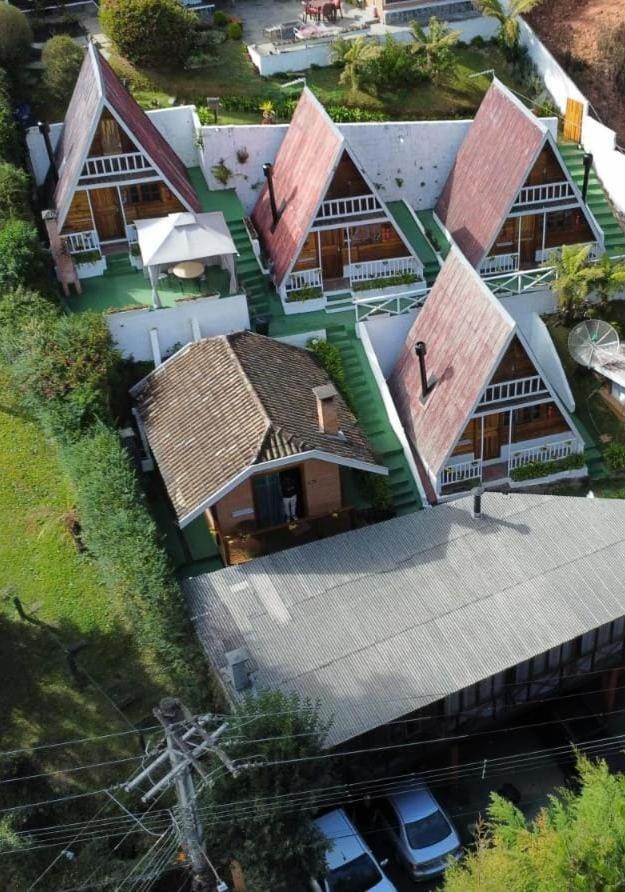 Villa Valentina Chales Com Lareira E Churrasqueira Campos do Jordao Exterior photo